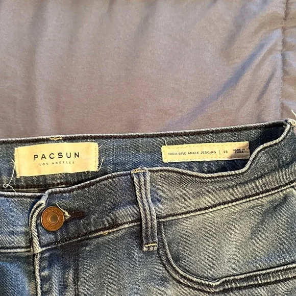 PacSun Women's Light Blue Distressed Cropped Jeans - Picture 2 of 3